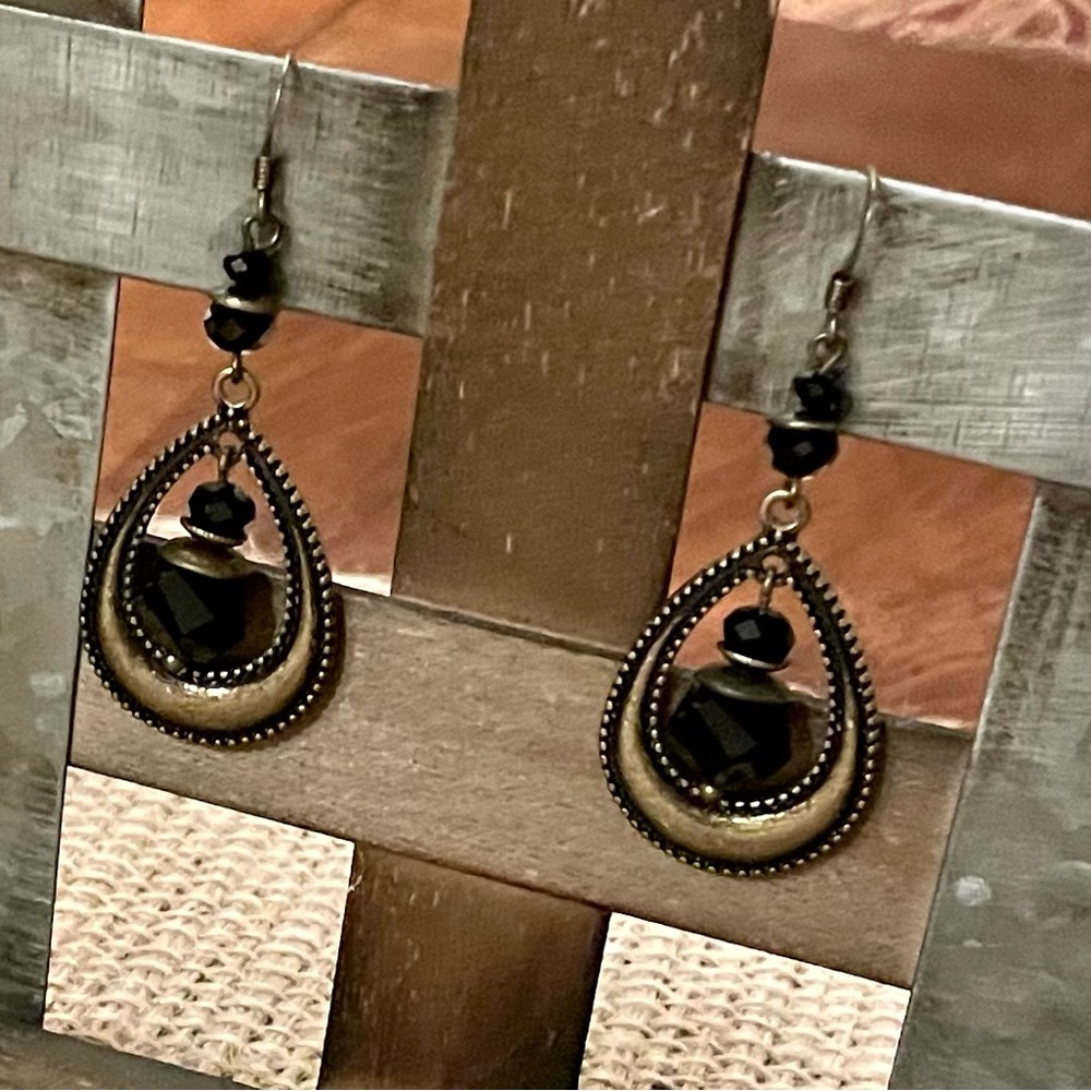 Premier Designs Paris antique brass earrings new without tags